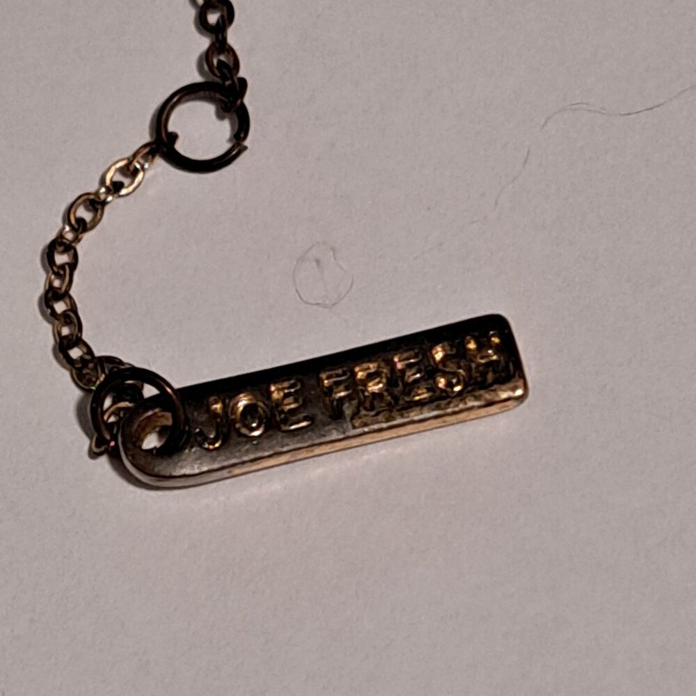 Joe Fresh pearl like beads with metal clasp - Picture 2 of 4